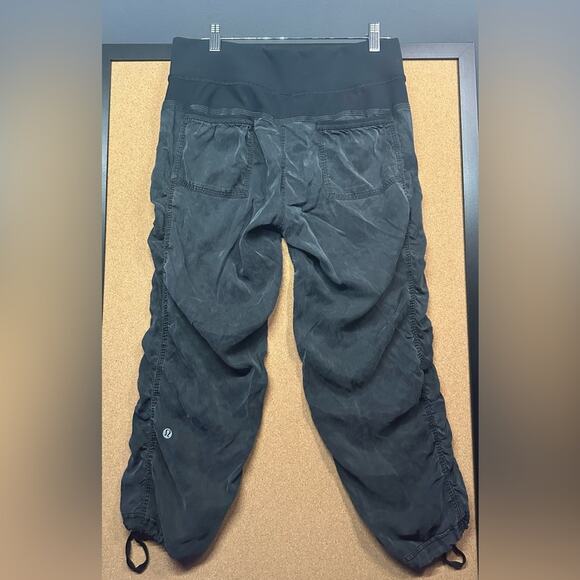 Lululemon Tencel Cool Down Ruched Crop Pants Size 6 Women's Lightweight Gray Blk - Picture 3 of 3